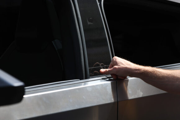 Tesla's European regulator makes door safety a 'key priority'