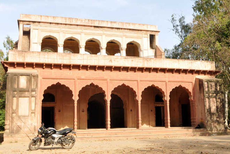 The restoration plan for Chahar Bagh is not bearing fruit