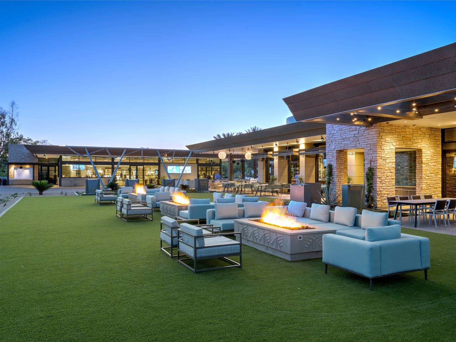 Sunday Smokeout debuts at Adobe Bar & Grille