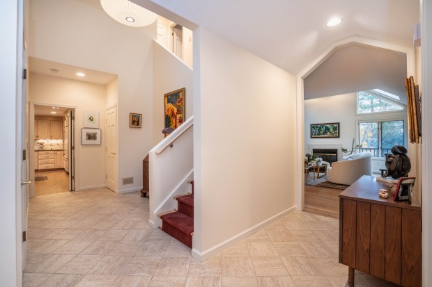 34 Cary Lane, Bloomfield