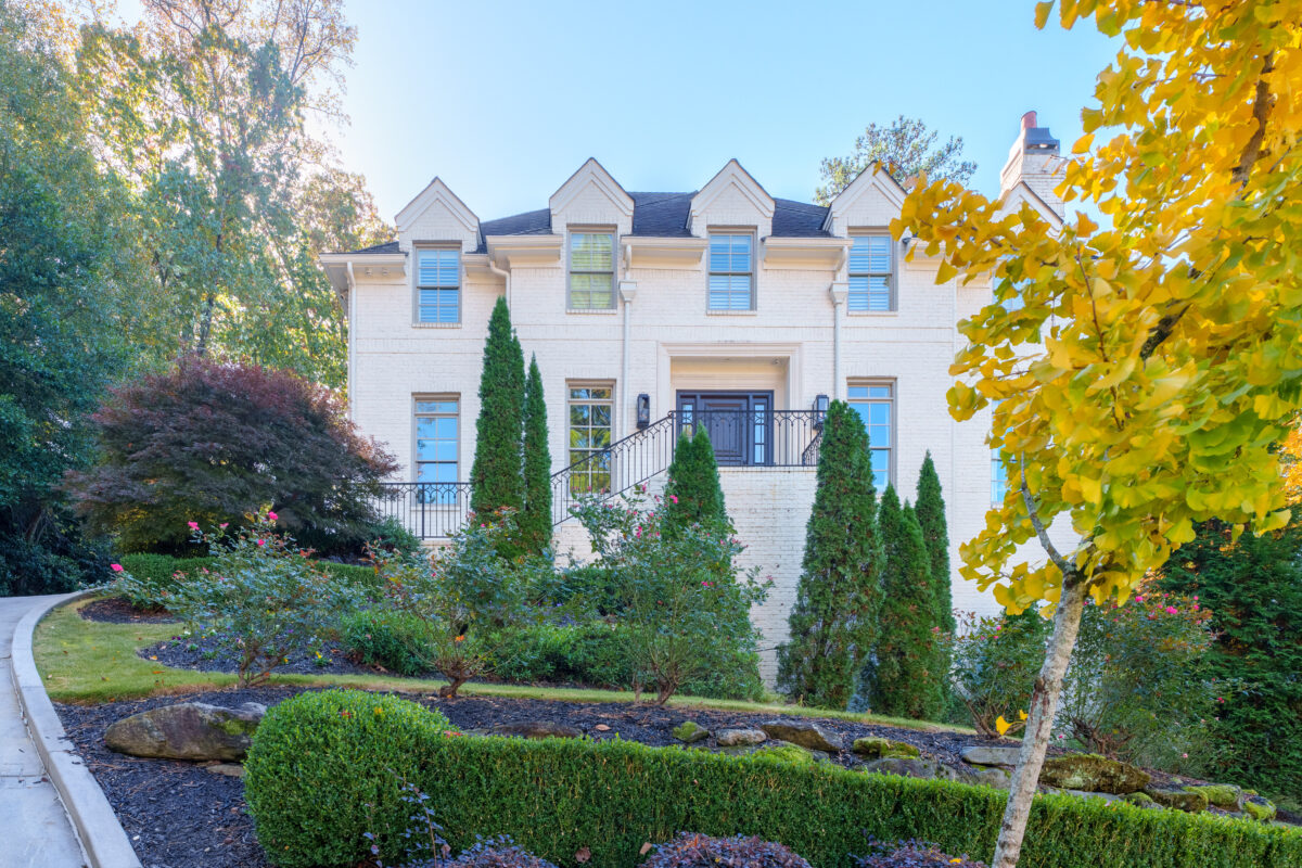 The backyard you've always dreamed of - and the neighborhood to match