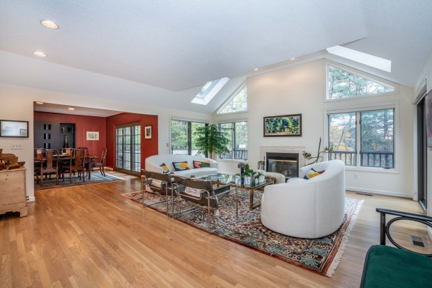 34 Cary Lane, Bloomfield