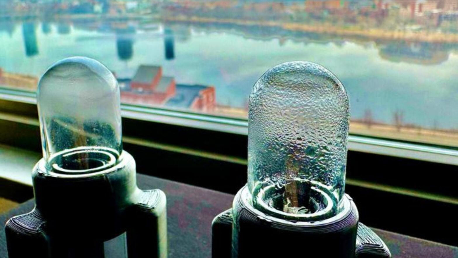 MIT's new ultrasonic technology extracts water from the air in minutes