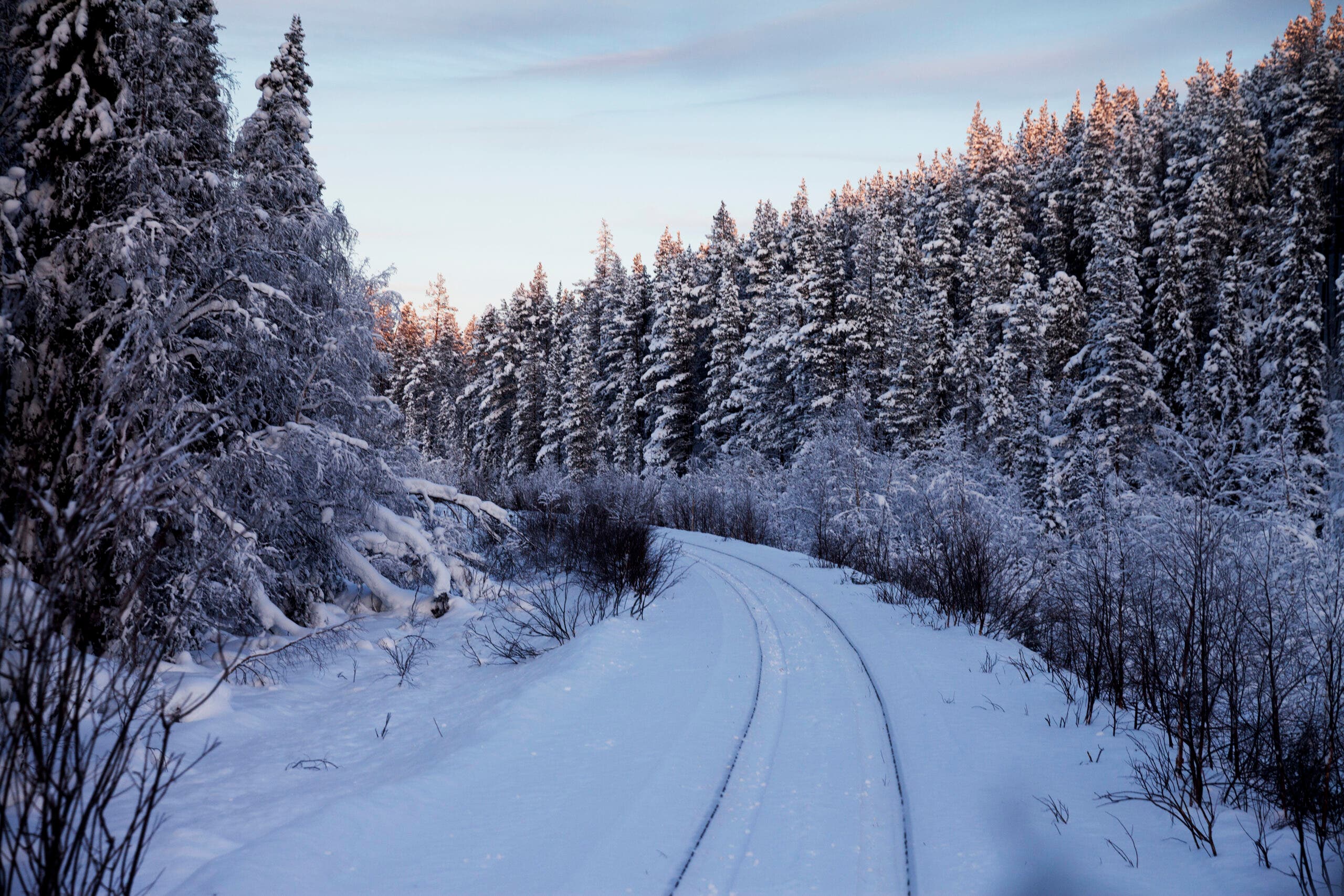 These new night trains take you directly to the ski slopes