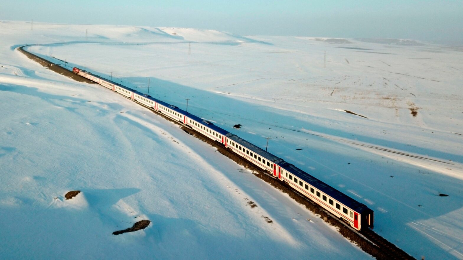 These new night trains take you directly to the ski slopes